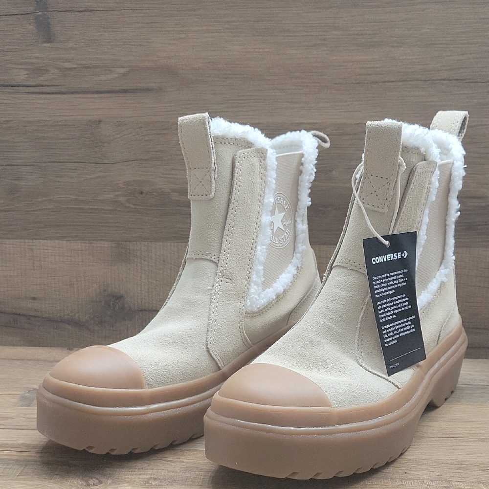 Converse Tan and White Winter Boots with Chunky Sole Size Womens 6.0.